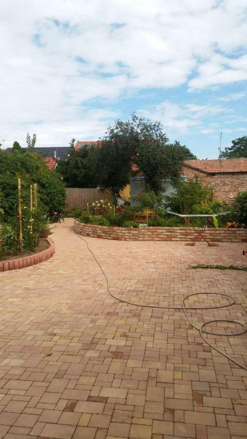 Za Vodou Guest House Moravska Nova Ves Exterior photo